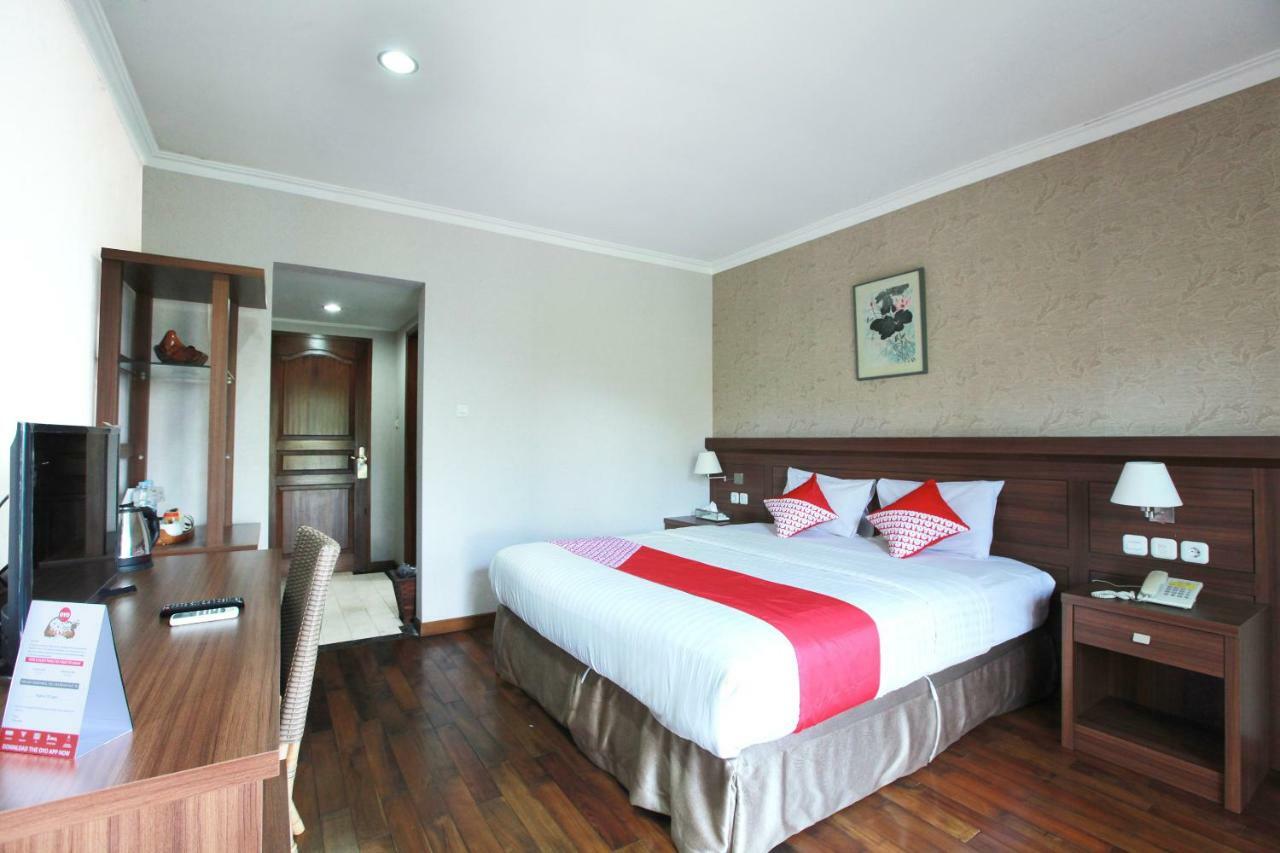 Oyo 510 Wisma Joglo Hotel Bandung Luaran gambar
