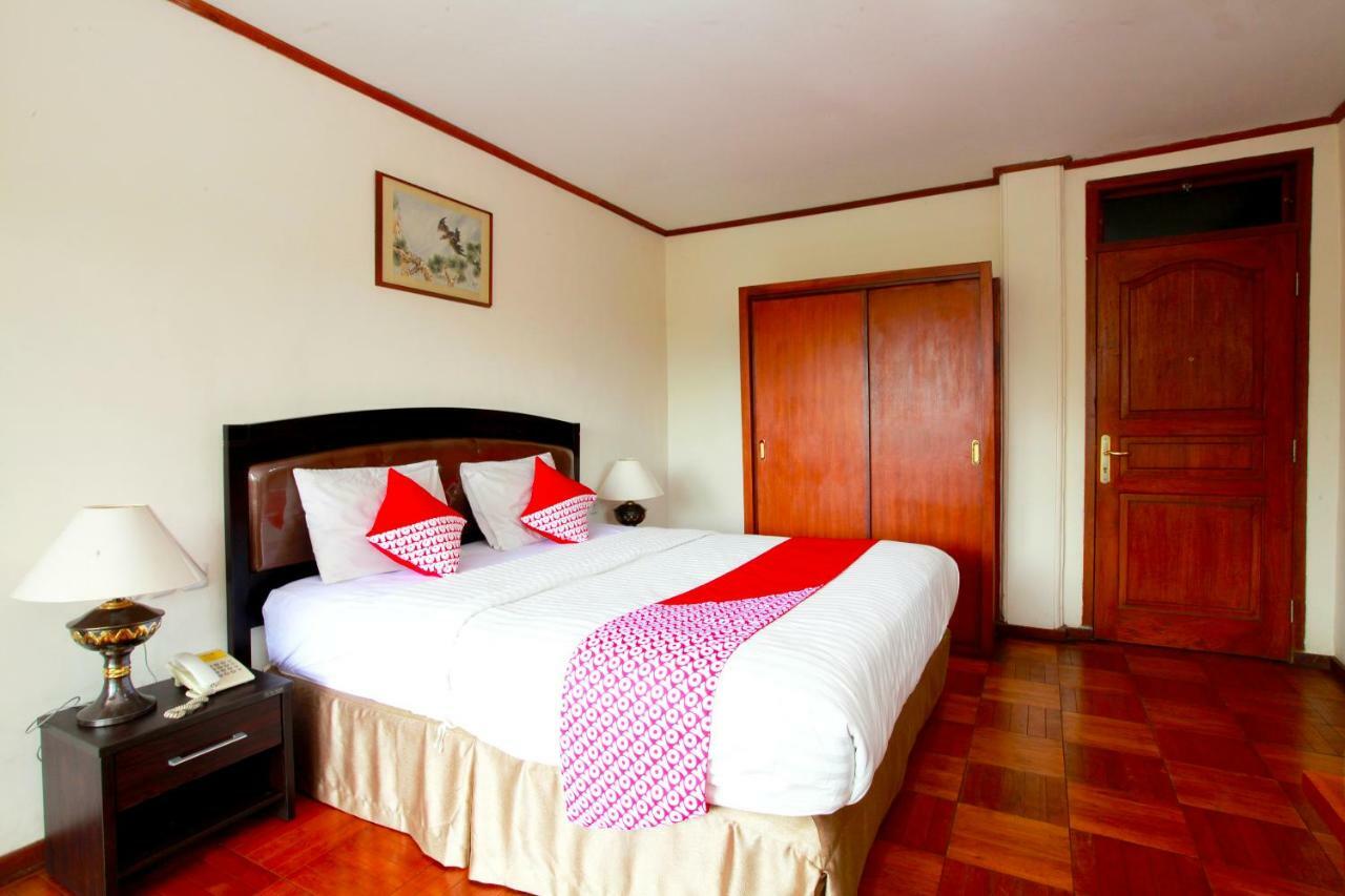 Oyo 510 Wisma Joglo Hotel Cimenyan Luaran gambar